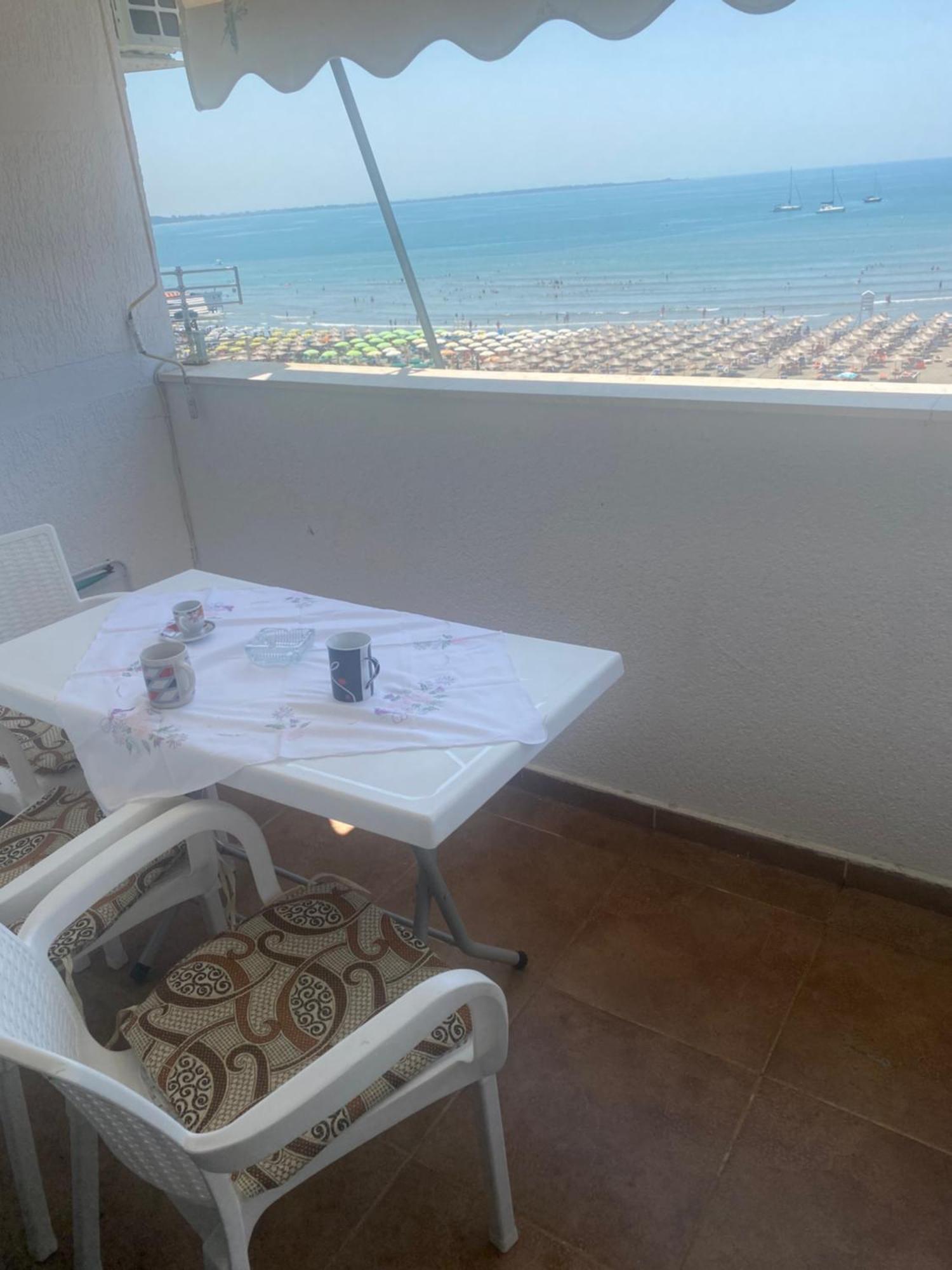 Апартаменты Albi Apartmet Beachfront In